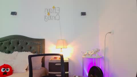 Snapshot of elian_craiggggg chatting on 06-05-26, 04:24 Elian online show from 06-05-26, 04:24