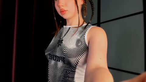 Snapshot of elianareynolds chatting on 12-03-24, 03:09 Ella online show from 12-03-24, 03:09