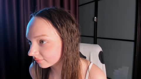 Snapshot of elianareynolds chatting on 12-06-24, 09:21 Ella online show from 12-06-24, 09:21