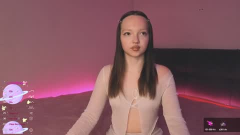 Snapshot of elianareynolds chatting on 01-11-25, 03:23 Ella online show from 01-11-25, 03:23