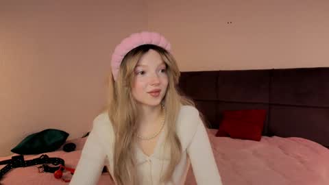 Snapshot of elianareynolds chatting on 01-15-25, 03:11 Ella online show from 01-15-25, 03:11