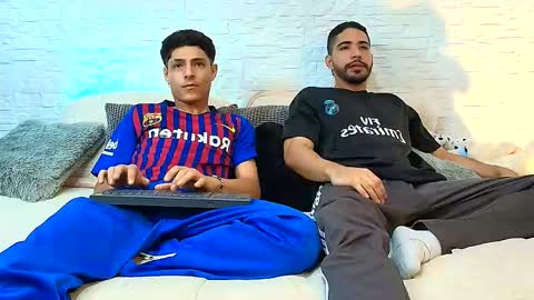 elias_salvatore_ online show from 05-17-26, 04:03