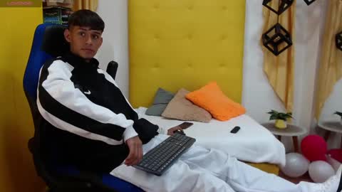 E L I A S online show from 03-05-25, 03:18