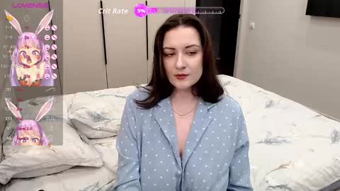 Elise online show from 03-20-26, 01:21