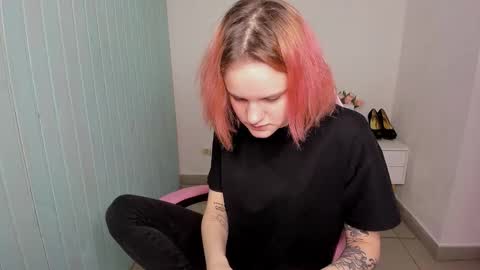 elieiza_xo online show from 10-04-25, 10:02