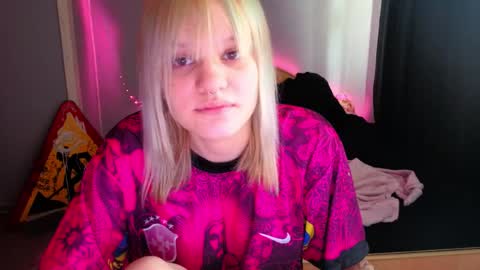 elieiza_xo online show from 05-21-26, 09:27