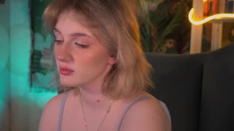 Ellie online show from 04-03-26, 05:38