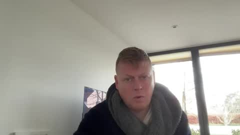 Snapshot of eliepa chatting on 02-12-26, 02:45 CabinCrewDrew online show from 02-12-26, 02:45