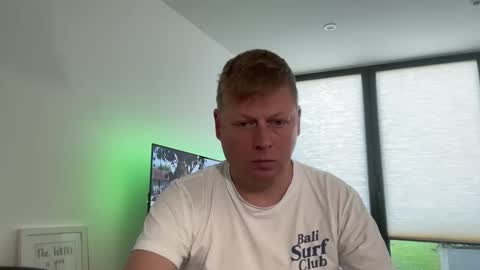 Snapshot of eliepa chatting on 03-02-26, 03:08 CabinCrewDrew online show from 03-02-26, 03:08