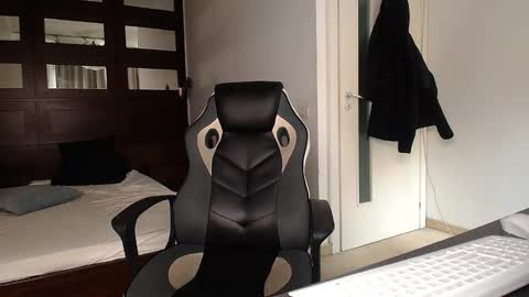 ElijahThorne online show from 02-20-26, 08:05