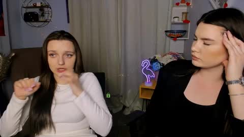 Elin online show from 05-08-26, 01:49