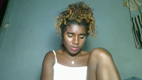 Snapshot of elina981 chatting on 03-18-26, 09:07 elina981 online show from 03-18-26, 09:07