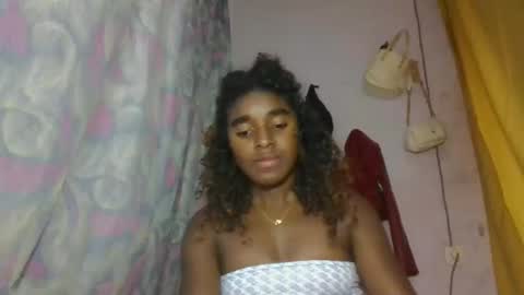 Snapshot of elina981 chatting on 04-18-26, 10:41 elina981 online show from 04-18-26, 10:41