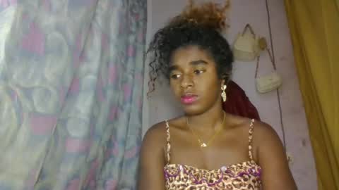 Snapshot of elina981 chatting on 04-23-26, 12:40 elina981 online show from 04-23-26, 12:40