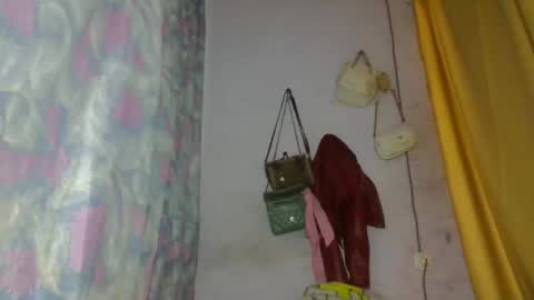 Snapshot of elina981 chatting on 04-25-26, 09:34 elina981 online show from 04-25-26, 09:34