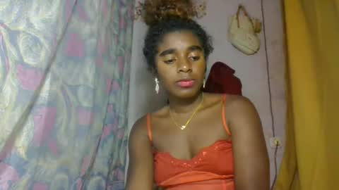 Snapshot of elina981 chatting on 05-01-26, 01:05 elina981 online show from 05-01-26, 01:05