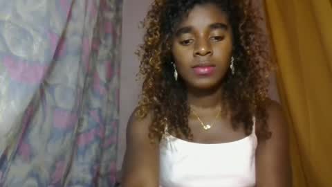 Snapshot of elina981 chatting on 05-06-26, 10:53 elina981 online show from 05-06-26, 10:53