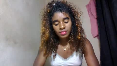 Snapshot of elina981 chatting on 05-19-26, 09:26 elina981 online show from 05-19-26, 09:26