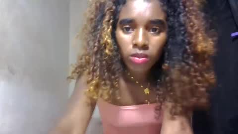 Snapshot of elina981 chatting on 05-27-26, 04:04 elina981 online show from 05-27-26, 04:04