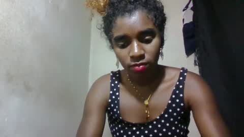 Snapshot of elina981 chatting on 06-02-26, 10:17 elina981 online show from 06-02-26, 10:17