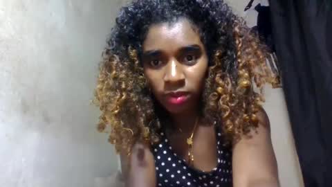 Snapshot of elina981 chatting on 06-02-26, 10:23 elina981 online show from 06-02-26, 10:23