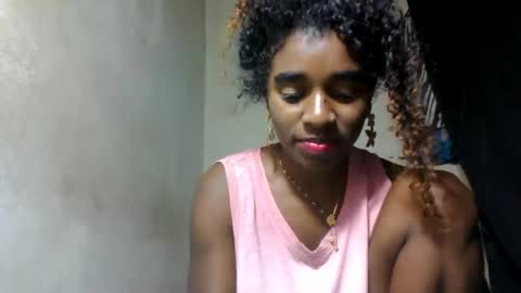 Snapshot of elina981 chatting on 06-08-26, 10:37 elina981 online show from 06-08-26, 10:37