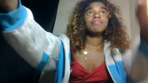 Snapshot of elina981 chatting on 06-14-26, 07:27 elina981 online show from 06-14-26, 07:27