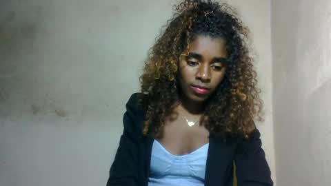 Snapshot of elina981 chatting on 06-22-26, 02:47 elina981 online show from 06-22-26, 02:47