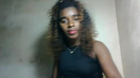 Snapshot of elina981 chatting on 06-26-26, 04:44 elina981 online show from 06-26-26, 04:44