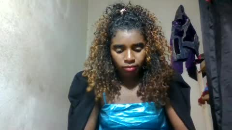 Snapshot of elina981 chatting on 06-28-26, 08:04 elina981 online show from 06-28-26, 08:04