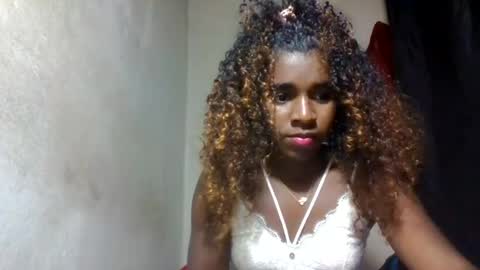 Snapshot of elina981 chatting on 07-18-26, 07:01 elina981 online show from 07-18-26, 07:01