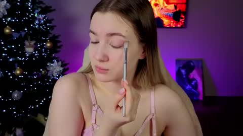 Elina online show from 01-13-26, 03:45