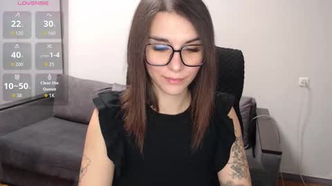 Snapshot of elina_posh chatting on 03-27-26, 09:21 Liza online show from 03-27-26, 09:21