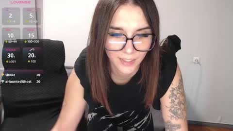 Snapshot of elina_posh chatting on 04-10-26, 01:38 Liza online show from 04-10-26, 01:38