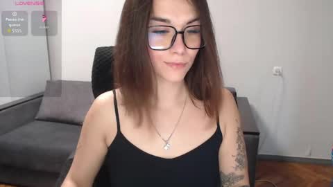Snapshot of elina_posh chatting on 04-15-26, 12:12 Liza online show from 04-15-26, 12:12