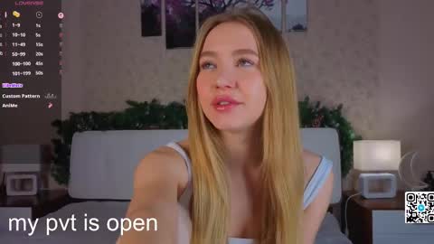 Elina online show from 12-15-25, 01:32