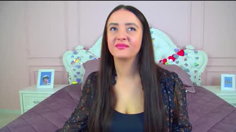 Snapshot of elinabellucci chatting on 02-16-26, 04:30 ElinaBellucci online show from 02-16-26, 04:30