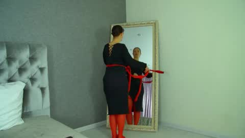 Snapshot of elinabellucci chatting on 03-17-26, 04:28 ElinaBellucci online show from 03-17-26, 04:28