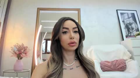 Snapshot of elinamoon_ chatting on 02-15-26, 07:27 Elina online show from 02-15-26, 07:27