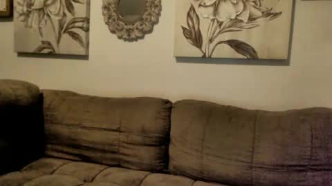 Snapshot of elinareign chatting on 02-11-26, 12:37 ElinaReign online show from 02-11-26, 12:37