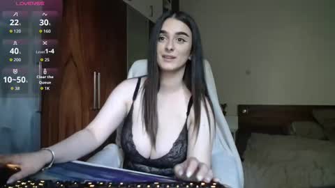 Snapshot of elinarossi chatting on 05-05-26, 04:48 Elina Rossi online show from 05-05-26, 04:48