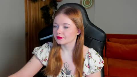 Snapshot of elinavale chatting on 04-26-26, 05:10 elinavale online show from 04-26-26, 05:10