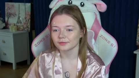 Snapshot of elinavale chatting on 04-29-26, 05:30 elinavale online show from 04-29-26, 05:30