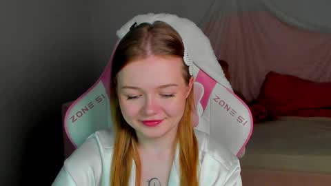Snapshot of elinavale chatting on 05-07-26, 04:12 elinavale online show from 05-07-26, 04:12