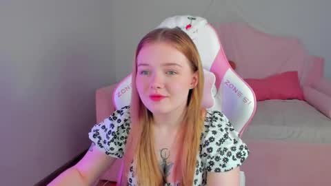 Snapshot of elinavale chatting on 05-10-26, 05:07 elinavale online show from 05-10-26, 05:07