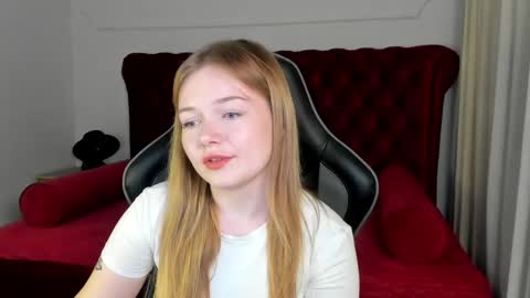 Snapshot of elinavale chatting on 05-11-26, 05:21 elinavale online show from 05-11-26, 05:21