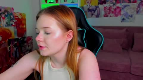 Snapshot of elinavale chatting on 05-19-26, 02:07 elinavale online show from 05-19-26, 02:07