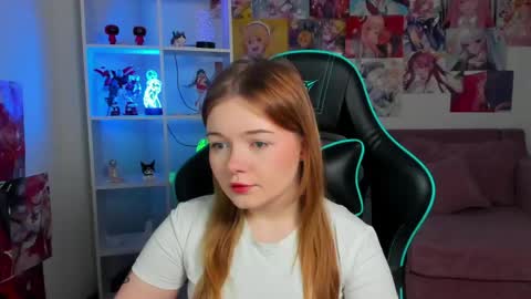 Snapshot of elinavale chatting on 05-24-26, 05:07 elinavale online show from 05-24-26, 05:07