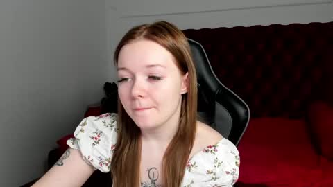 Snapshot of elinavale chatting on 06-08-26, 05:13 elinavale online show from 06-08-26, 05:13