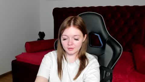 Snapshot of elinavale chatting on 06-10-26, 05:34 elinavale online show from 06-10-26, 05:34